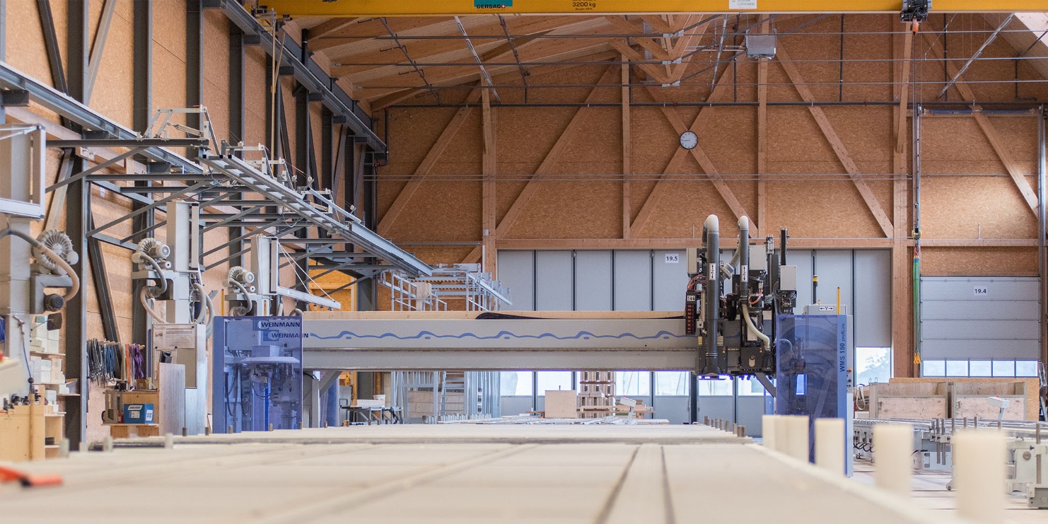 Le pont multifonctions permet de fabriquer des éléments pour la construction modulaire en bois