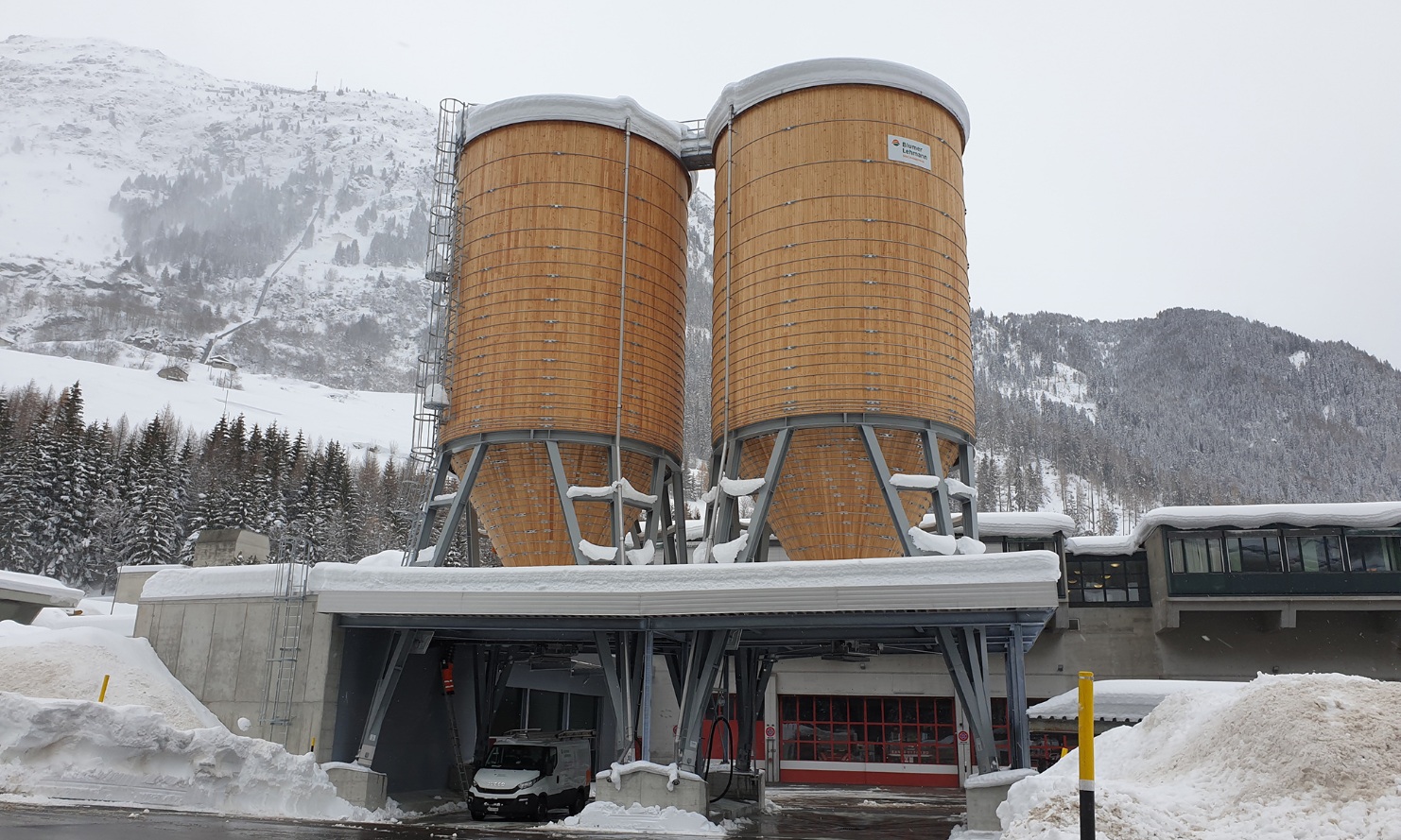 Grit silo system in Airolo with wooden salt silo and brine system