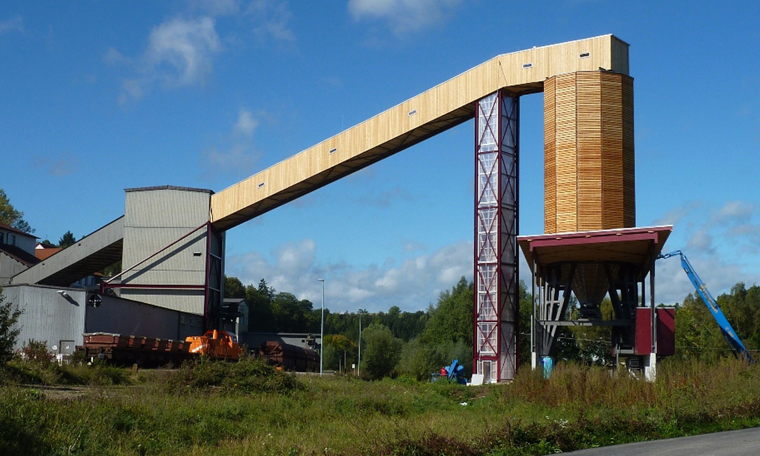 Siloanlage mit Streugutsilo, Verladeanlage und Fachwerkbrücke in Haigerloch Deutschland