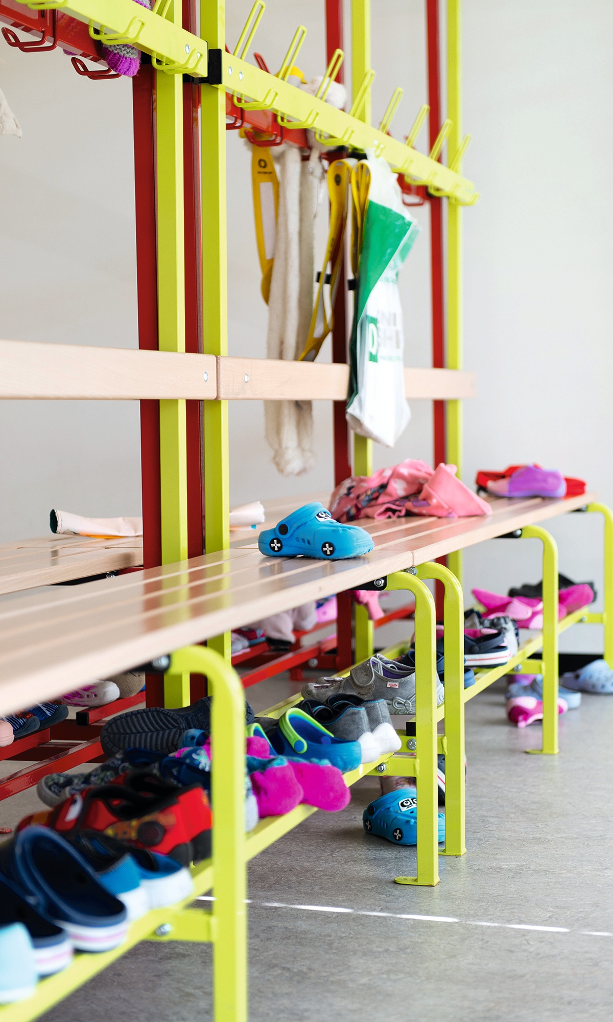 Welcoming colours in the modular timber structure create a stimulating atmosphere for the school day