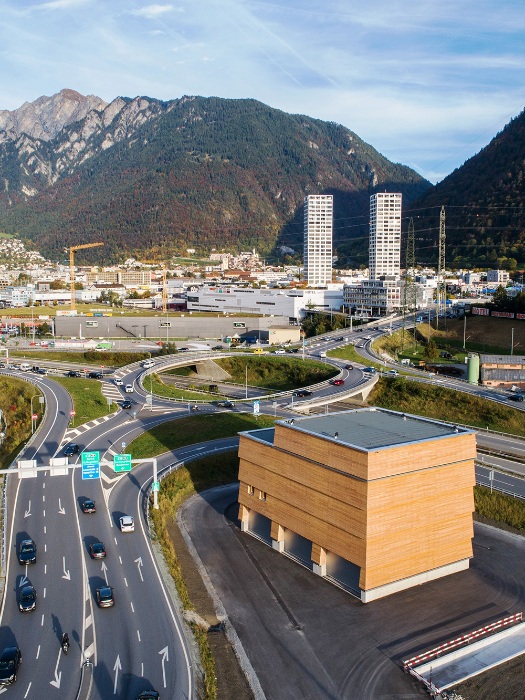 Largest modular silo facility made of wood in a strategically good location with motorway access to Chur South