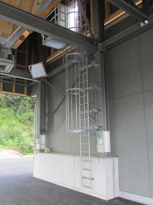 Special steel substructure with recessed supports and strain gauges at the Münsingen double module silo