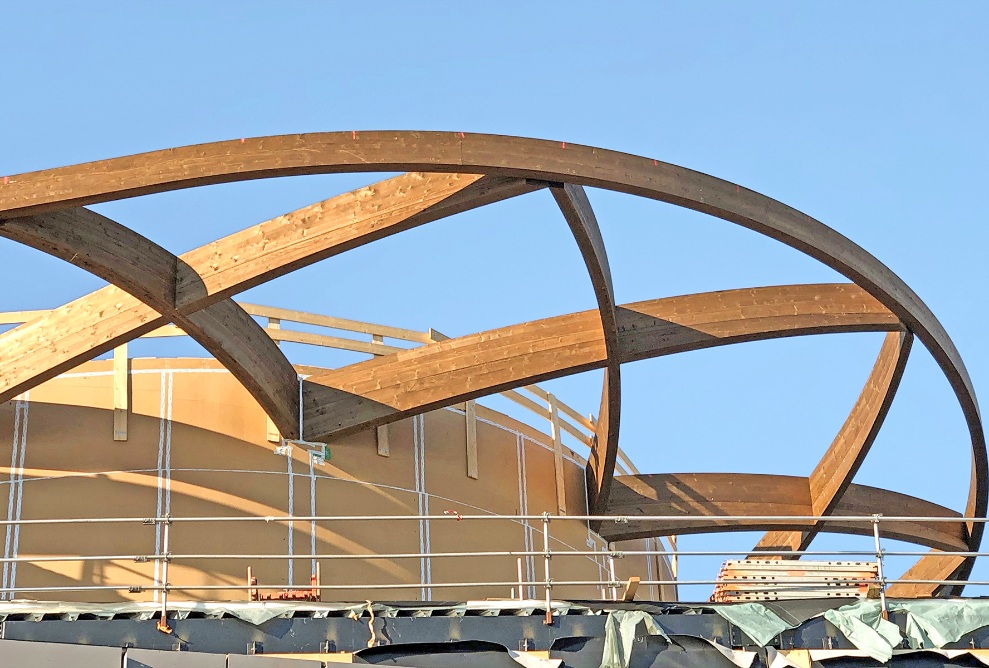 Detailed view of the roof construction during construction work