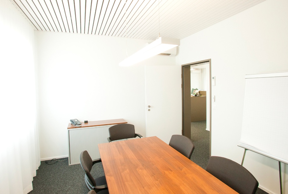 The modern consulting rooms allow discussions without disturbance.