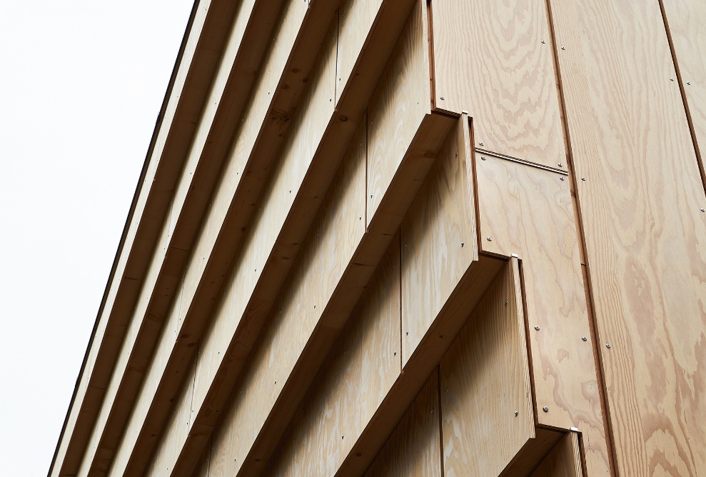 Inverser en détail le coffrage de la façade en bois